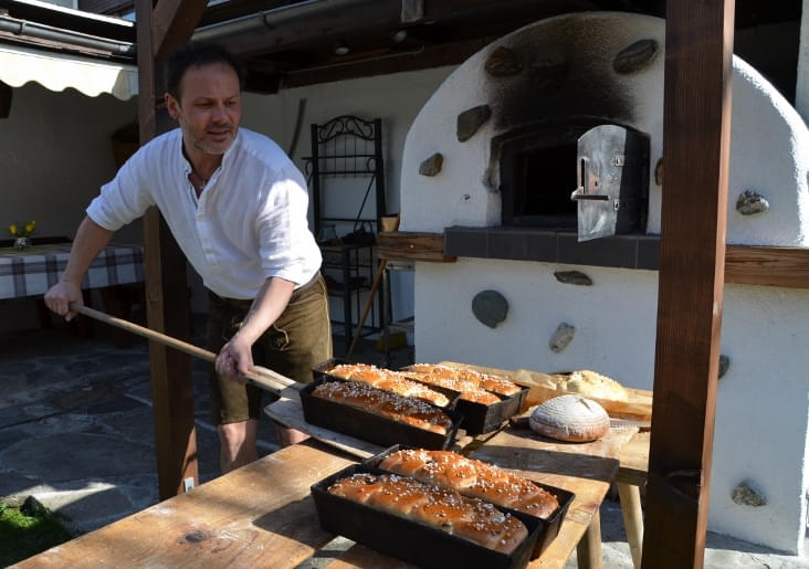 Traditionelles Holzofen- und Zopfbrot